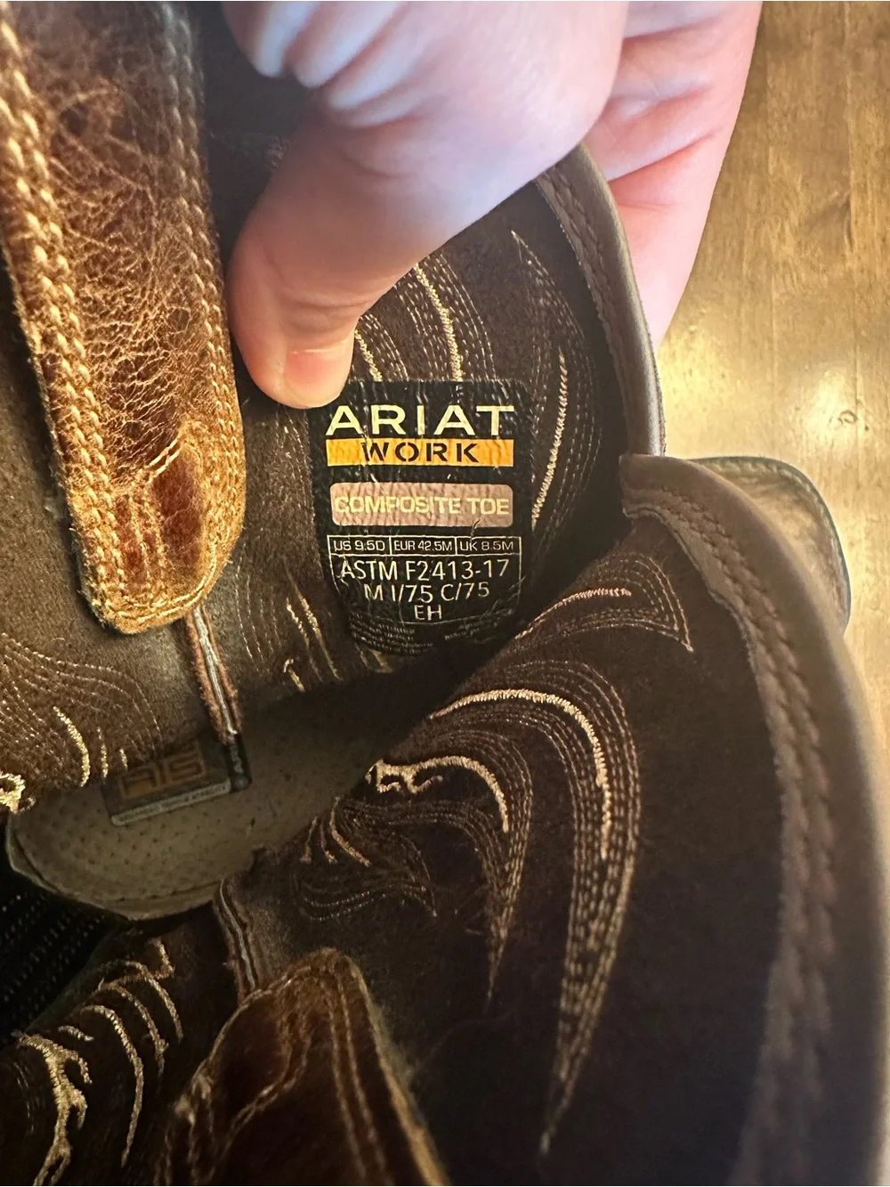 Ariat Mens 9.5 D Cowboy Work Boots Slip and Oil Resistant Composite Toe *Read*